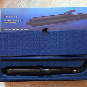 Theories Shape 1.5 inch curling iron
